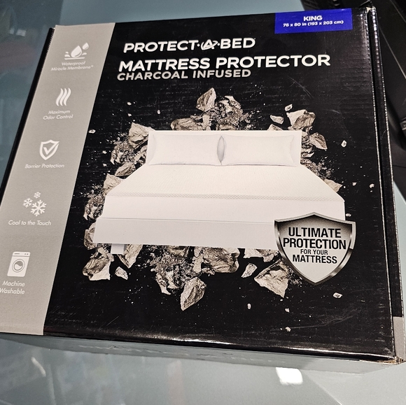 PROTECT A BED ULTIMATE MATTRESS PROTECTOR CHARCOAL INFUSED KING SIZE - Picture 1 of 5